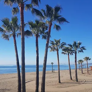 Free Parking, 40 Meters From The Beach, Wi-fi, Ac Apartamento Estepona
